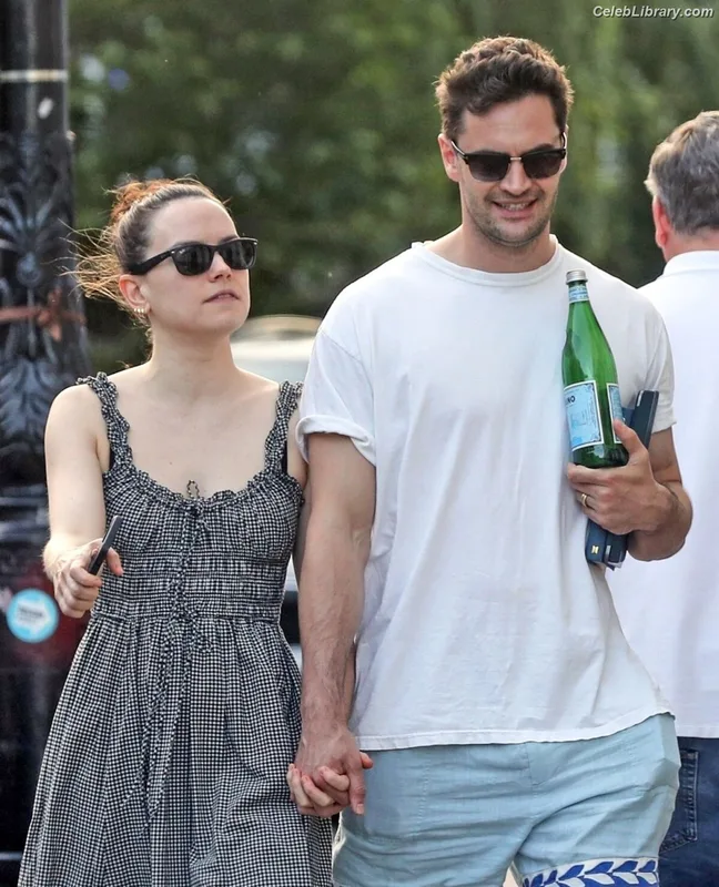Daisy Ridley photo 24 of 1214