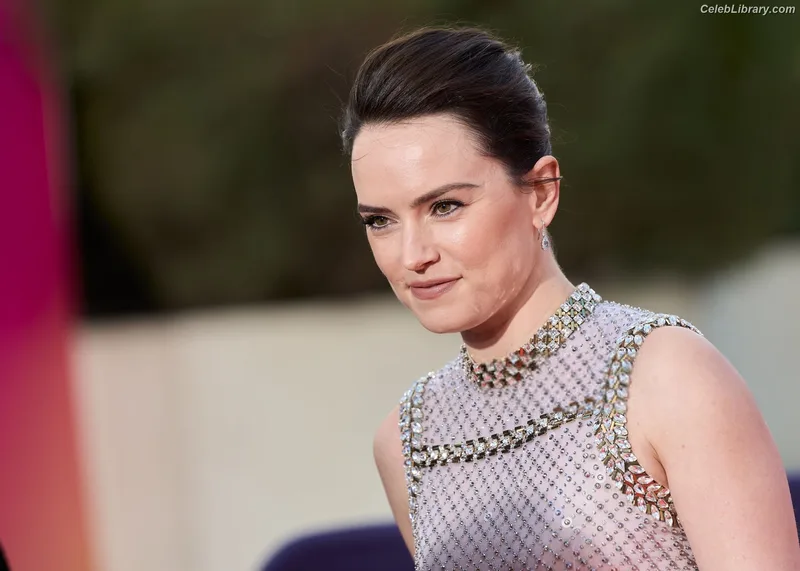 Daisy Ridley photo 13 of 1214