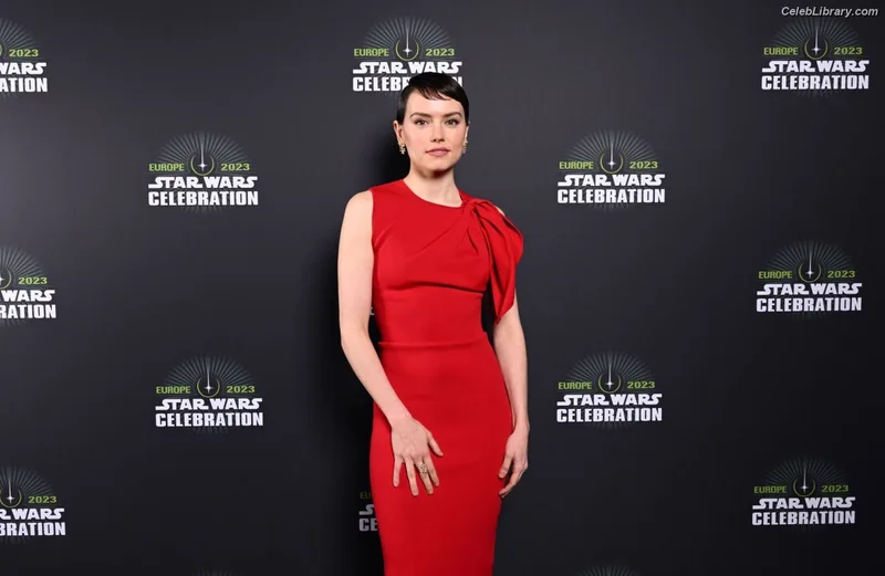 Daisy Ridley photo 9 of 1214