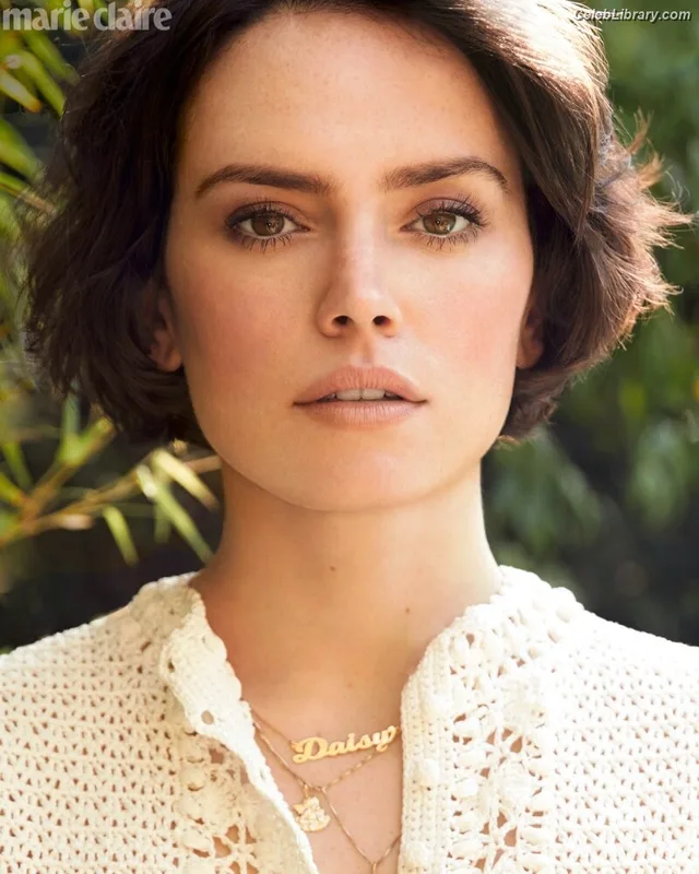 Daisy Ridley photo 15 of 1214