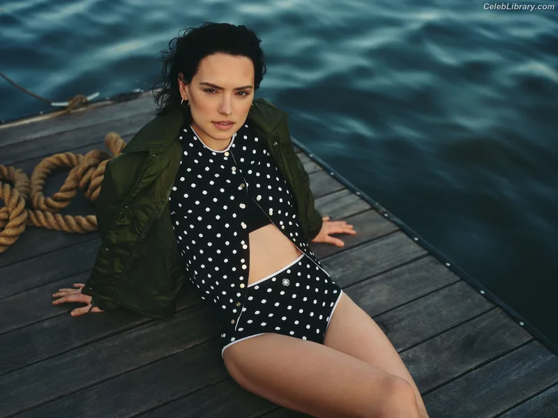 Daisy Ridley photo 22 of 1214