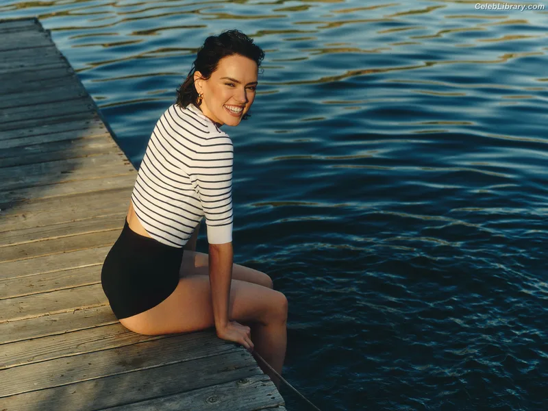 Daisy Ridley photo 24 of 1214