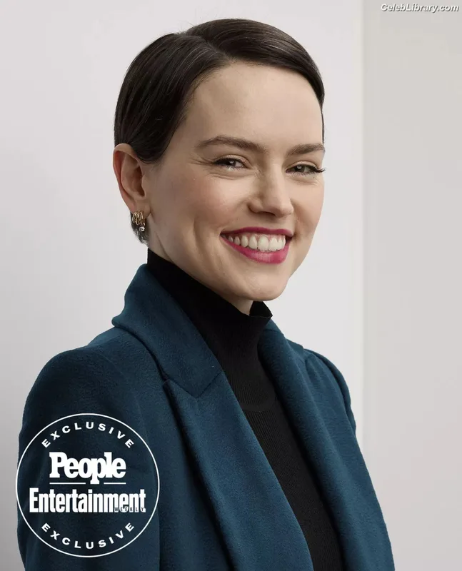Daisy Ridley photo 1 of 1214