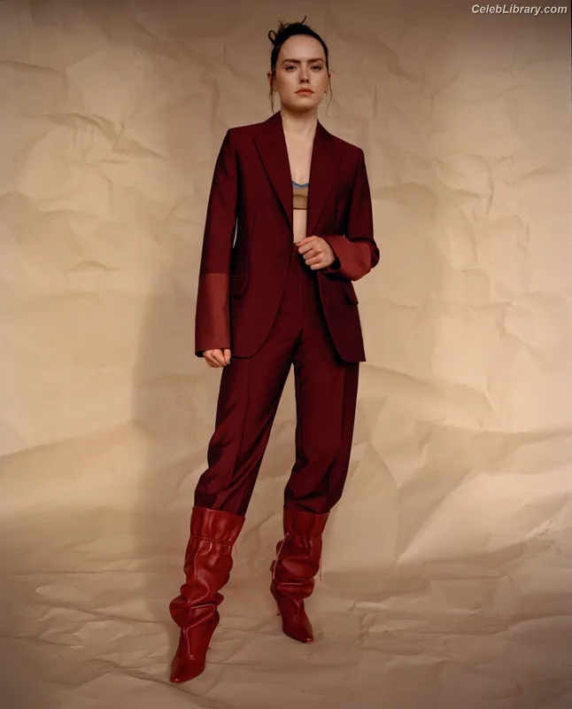 Daisy Ridley photo 4 of 1214