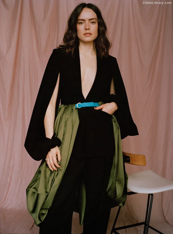 Daisy Ridley photo 8 of 1214