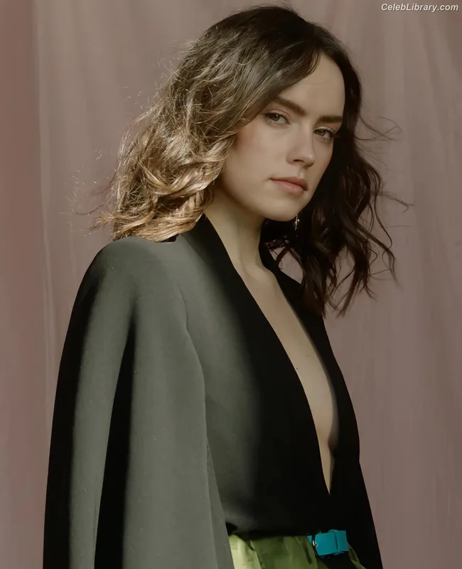 Daisy Ridley photo 9 of 1214