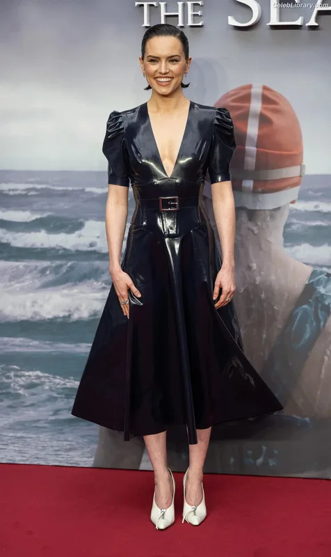 Daisy Ridley photo 13 of 1214
