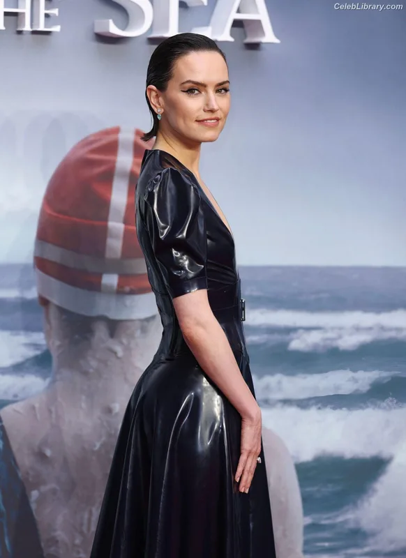 Daisy Ridley photo 24 of 1214