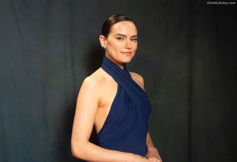 Daisy Ridley photo 9 of 1214