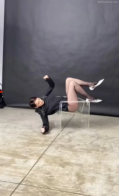 Daisy Ridley photo 18 of 1214