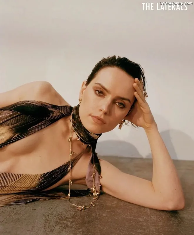 Daisy Ridley photo 9 of 1214