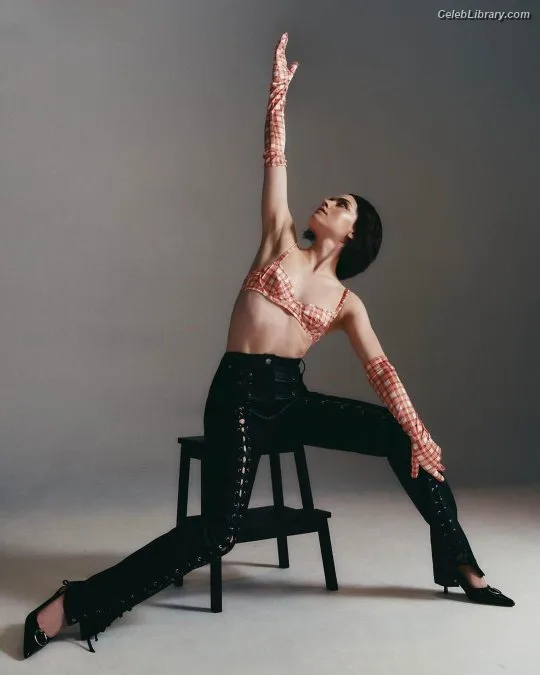 Daisy Ridley photo 11 of 1214