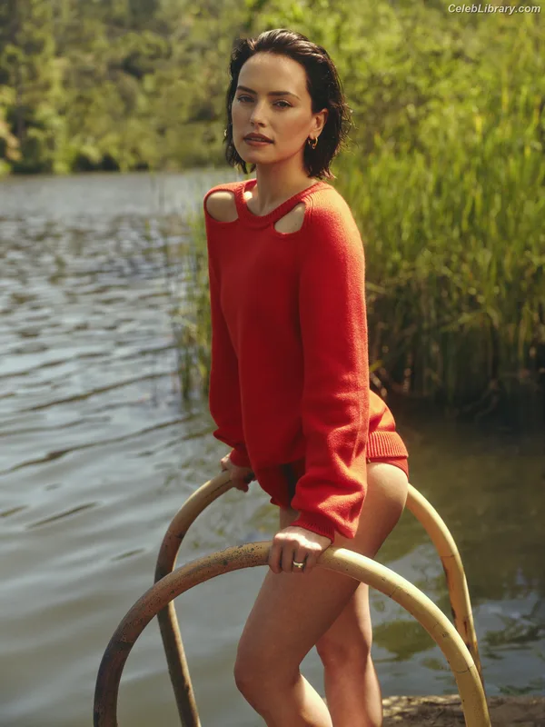Daisy Ridley photo 18 of 1214