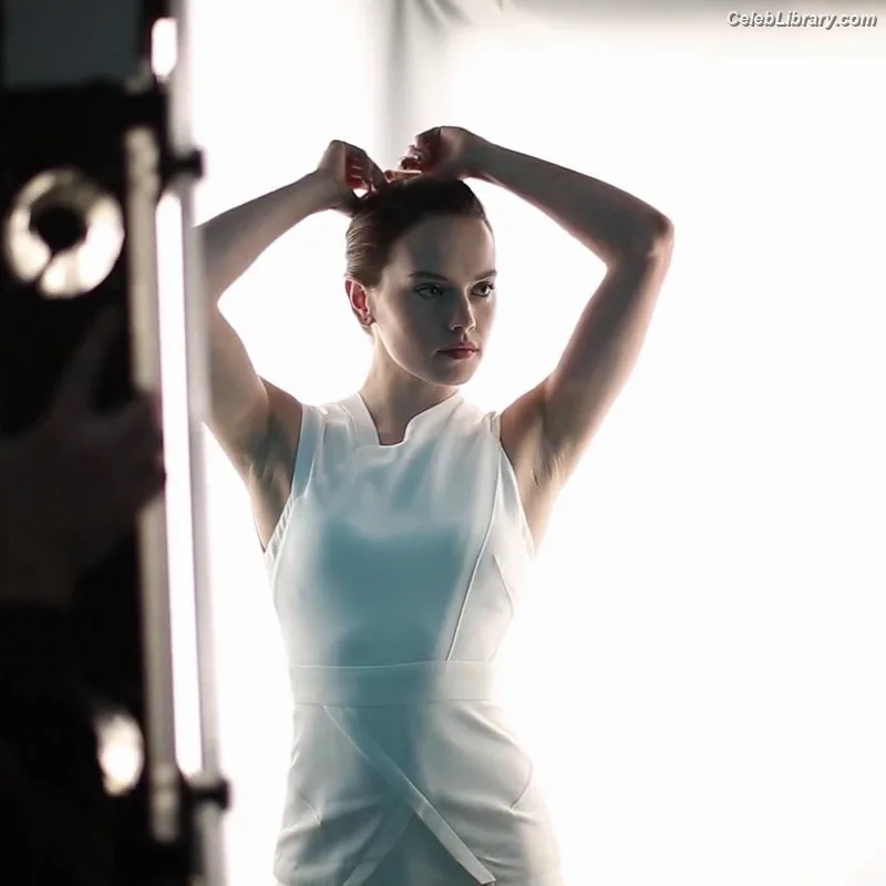 Daisy Ridley photo 4 of 1214