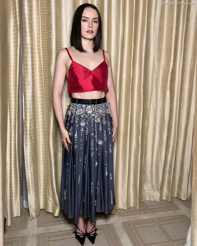 Daisy Ridley photo 9 of 1214