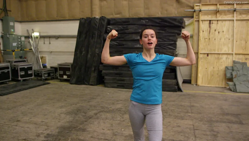 Daisy Ridley photo 19 of 1214