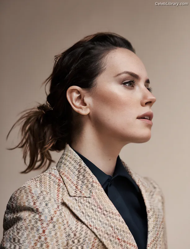 Daisy Ridley photo 4 of 1214