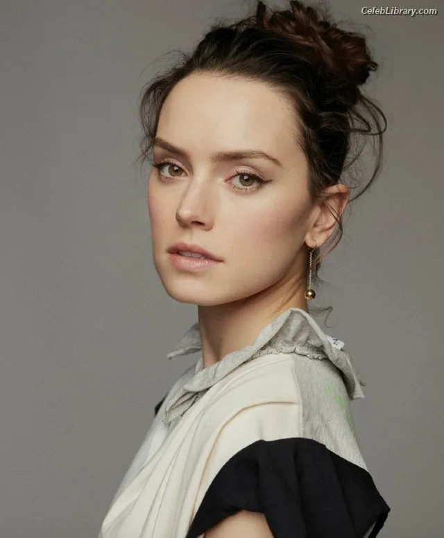 Daisy Ridley photo 20 of 1214