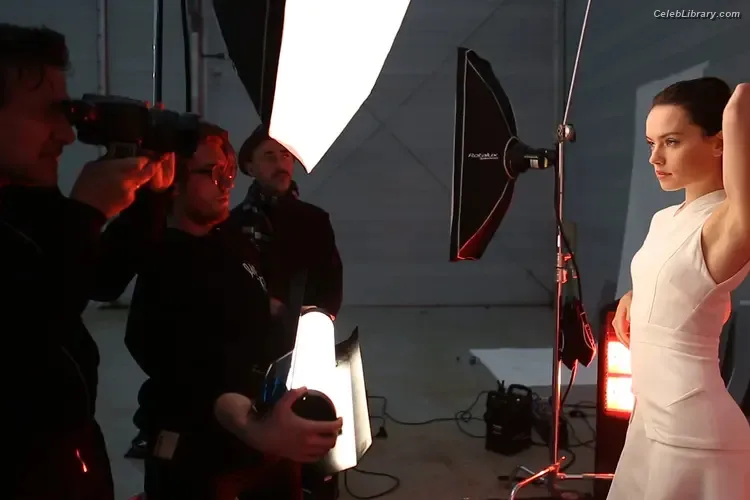 Daisy Ridley photo 4 of 1214