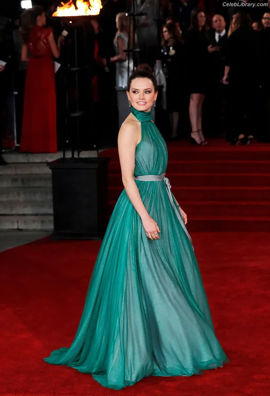 Daisy Ridley photo 10 of 1214