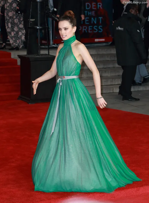 Daisy Ridley photo 7 of 1214