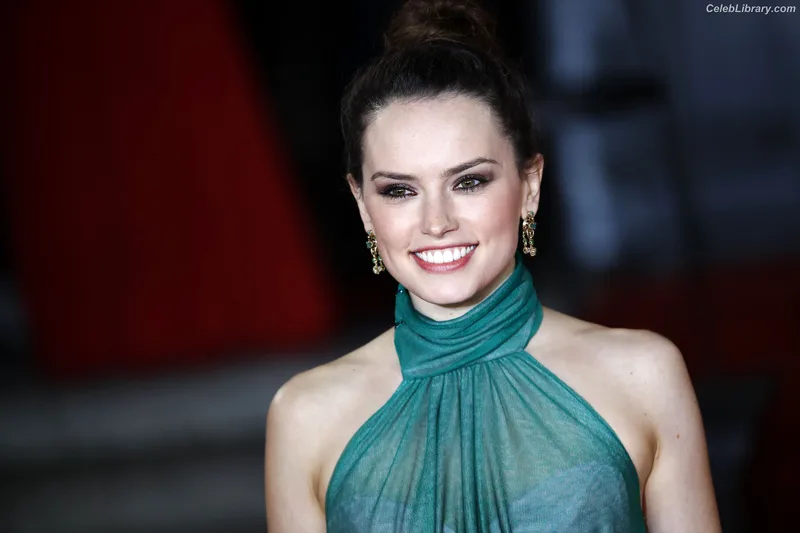 Daisy Ridley photo 8 of 1214