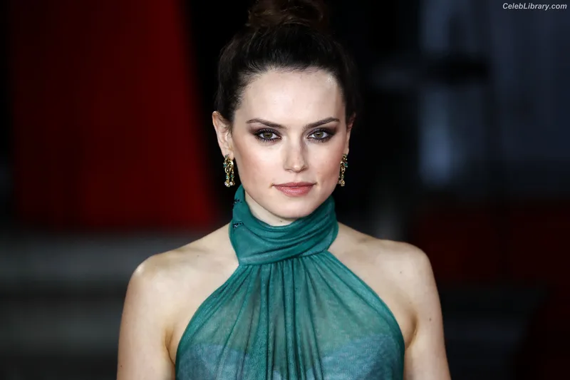 Daisy Ridley photo 9 of 1214
