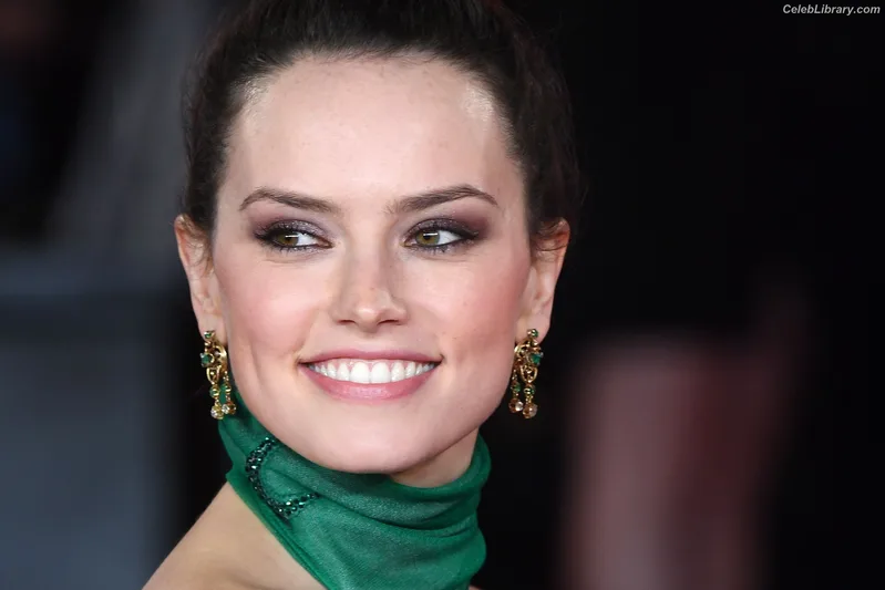 Daisy Ridley photo 21 of 1214