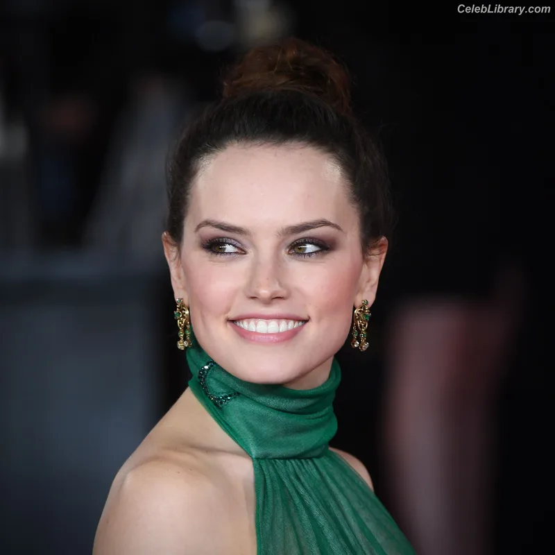Daisy Ridley photo 22 of 1214
