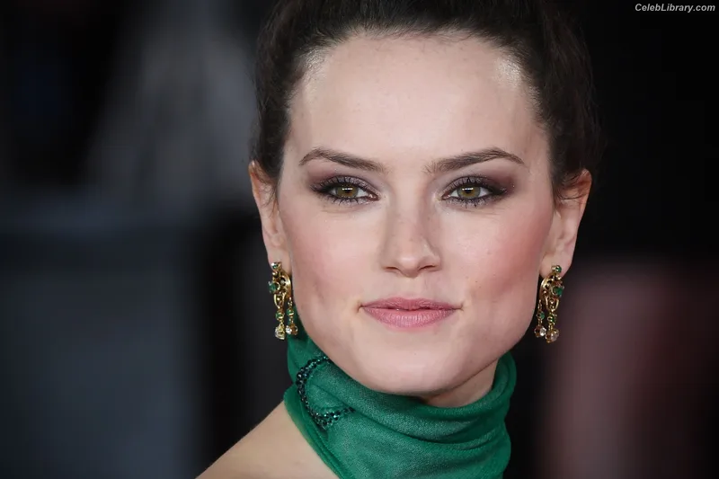 Daisy Ridley photo 23 of 1214