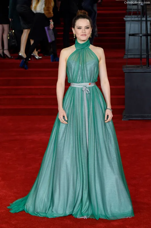 Daisy Ridley photo 5 of 1214