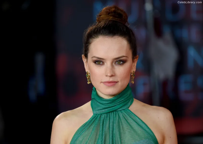 Daisy Ridley photo 7 of 1214
