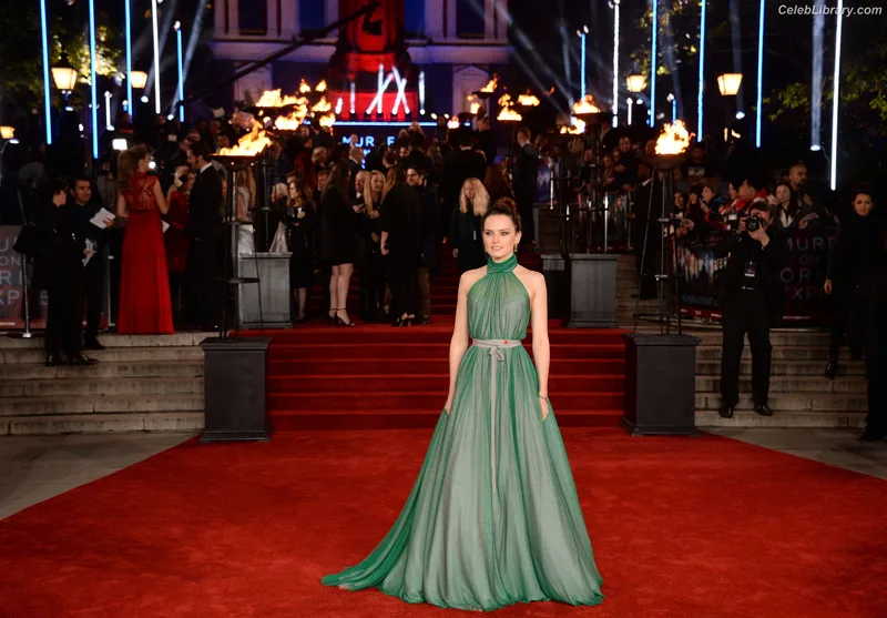 Daisy Ridley photo 12 of 1214