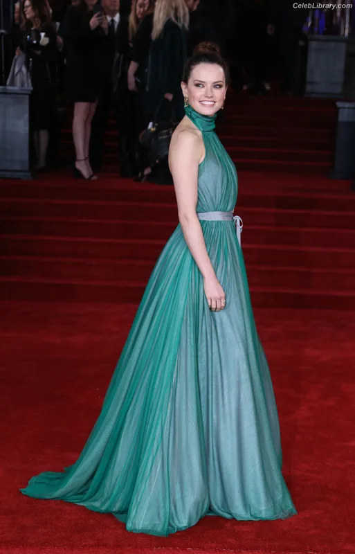 Daisy Ridley photo 3 of 1214