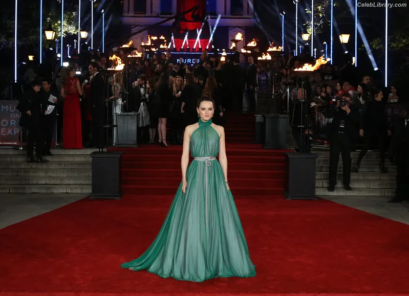 Daisy Ridley photo 5 of 1214