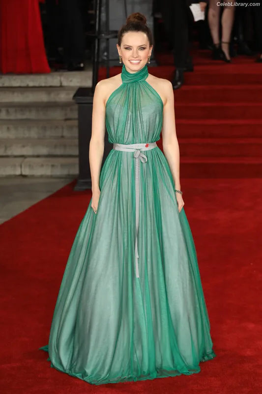 Daisy Ridley photo 24 of 1214