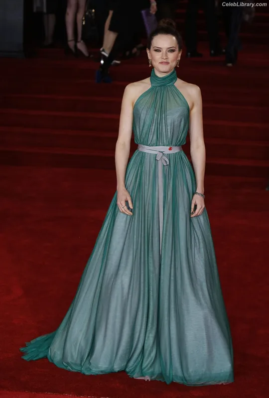 Daisy Ridley photo 2 of 1214