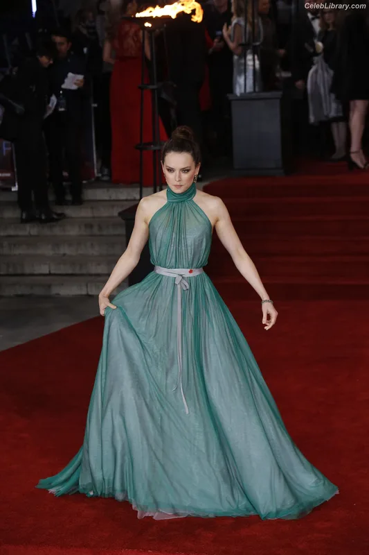 Daisy Ridley photo 4 of 1214