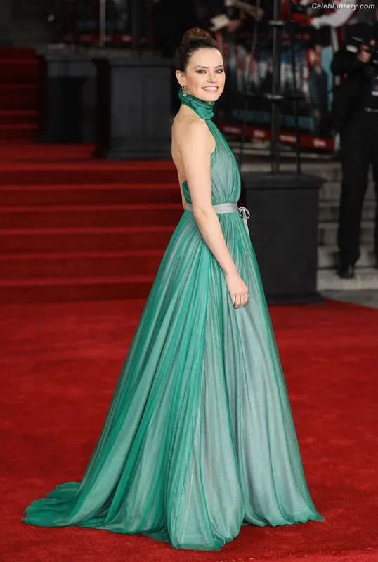 Daisy Ridley photo 5 of 1214
