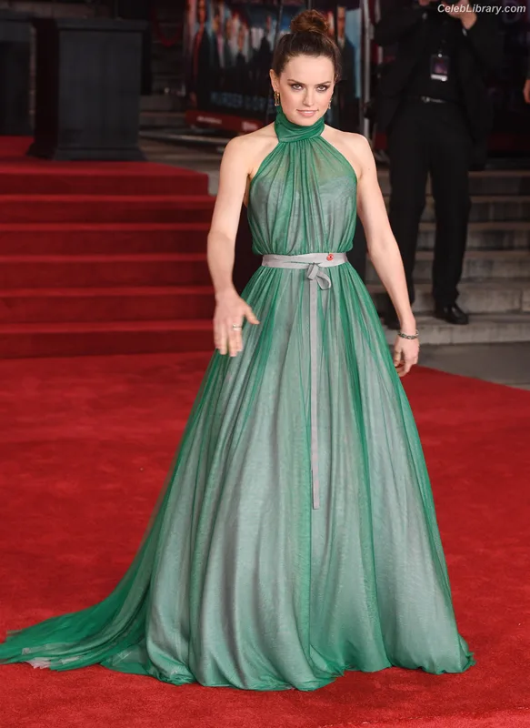 Daisy Ridley photo 21 of 1214