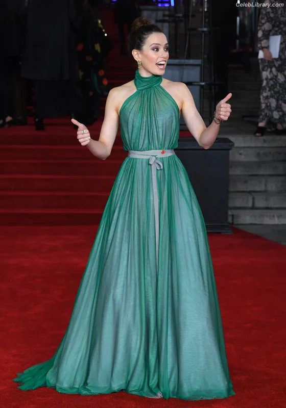 Daisy Ridley photo 2 of 1214