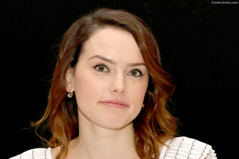 Daisy Ridley photo 9 of 1214