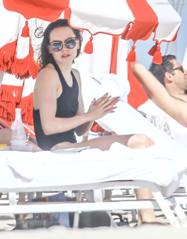Daisy Ridley photo 6 of 1214