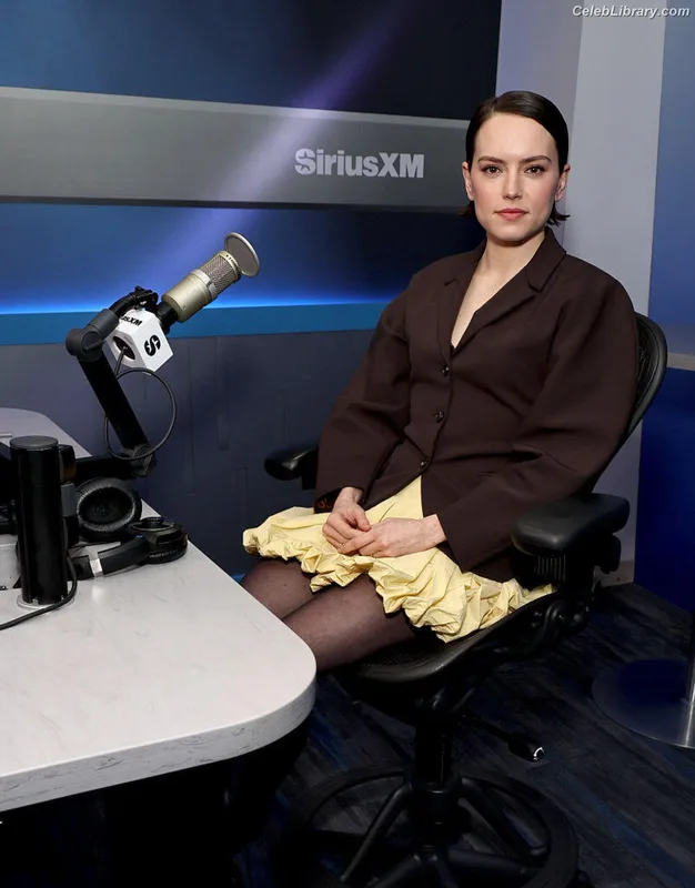 Daisy Ridley photo 14 of 1214