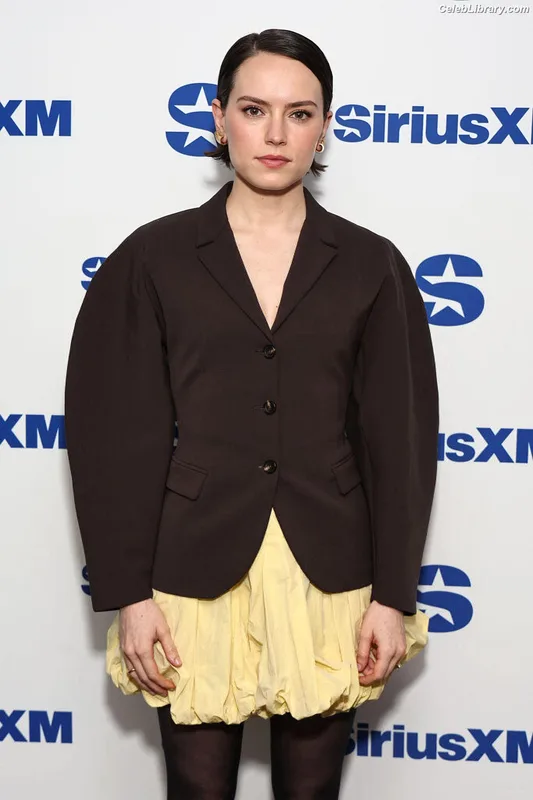 Daisy Ridley photo 24 of 1214