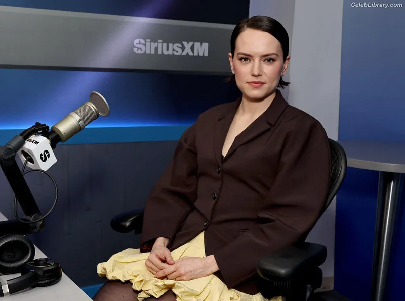 Daisy Ridley photo 8 of 1214