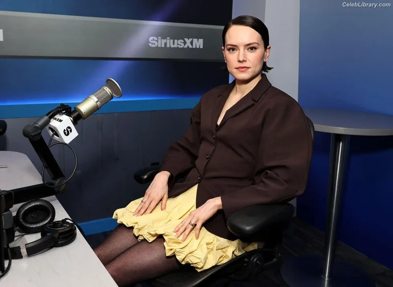 Daisy Ridley photo 13 of 1214