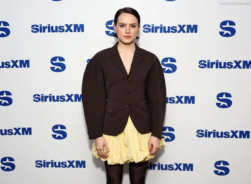Daisy Ridley photo 18 of 1214