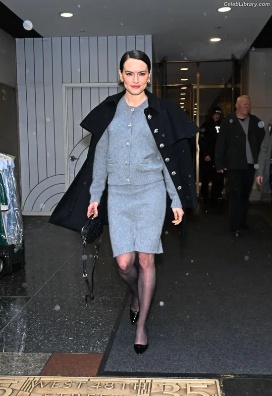 Daisy Ridley photo 22 of 1214