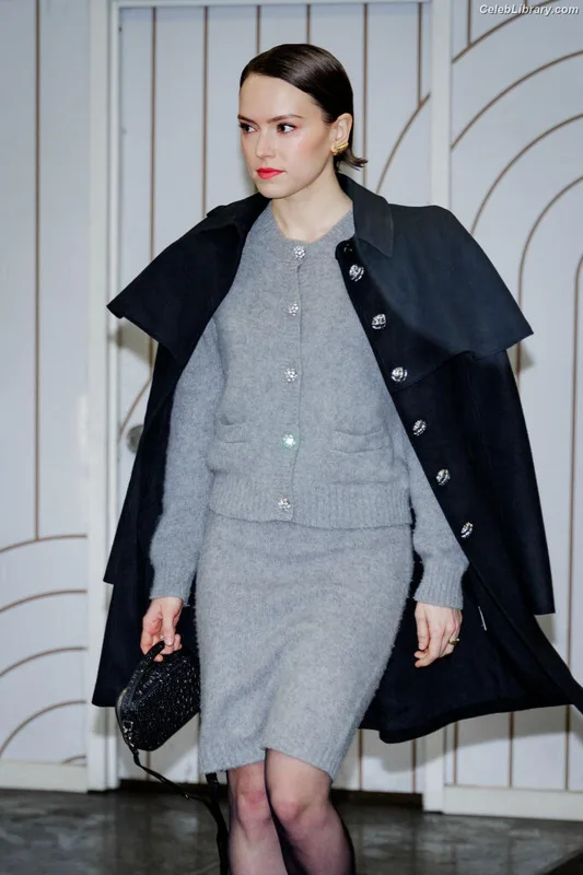 Daisy Ridley photo 24 of 1214